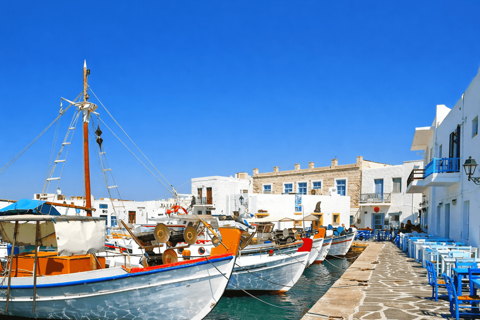 Roadside view near Paroikia